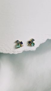 ต่างหูก้าน กลุ่มเพชร CZ สีฟ้า สีน้ำเงิน" - กลุ่มเพชร CZ สีฟ้า สีน้ำเงิน 1 ครั้ง