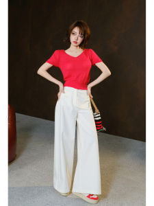 MIUCO | Áo Thun V-Neck Đơn Giản Mềm Mại và Eo