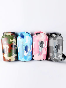 กระเป๋าเก็บลายพรางกันน้ําสําหรับกิจกรรมกลางแจ้งเช่นว่ายน้ําและการเดินทางชายหาดกระเป๋าแห้งสองไหล่ของผู้หญิงโดย MARJAQE