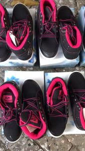 VENEZIA SEPATU SEKOLAH ANAK SMP SMA KERJA REMAJA/WANITA HITAM/PUTIH FASHION/KASUAL/OLAHRAGA 36-40
