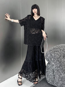 Fashionable Lace T-shirt And Elastic Waist Mini Skirt Set Short Sleeve Batwing Sleeve V-neck Loose Fit Polyester Fiber