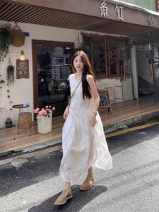 ชุดเดรสยาวปานกลางแขนกุดหวานๆ สำหรับผู้หญิงในช่วงฤดูร้อน ทรงหลวม ทรงเข้ารูป เอวสูง กระโปรงทรงเอ คอตั้ง