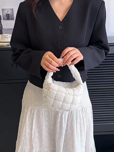 QNQN สไตล์เกาหลีแฟชั่นน่ารักเมฆรูปร่างกระเป๋าถือกระเป๋าถือขนาดเล็กสำหรับสุภาพสตรีสีลูกอมกระเป๋าแฟชั่นความจุสูง