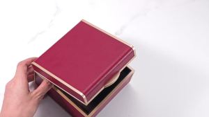 Luxury Pu Leather Watch Box Single Gold-trimmed Flip Top Gift Box for Watches Bracelet Bangle Jewelry Gift Exquisite Storage Box