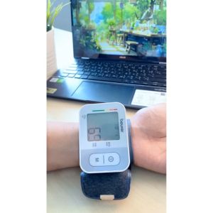 Beurer เครื่องวัดความดันโลหิตที่ข้อมือ แม่นยำ  รุ่น BC 28 [รับประกัน 5 ปี]