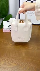 LD-T64 Tas Kosmetik Portable Kapasitas Besar Tinggi / Handbag Pouch Makeup Anti air Wanita Travel