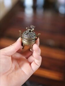 Lư đồng mini long vân họa tiết rồng bay – xông trầm hương thư giãn thanh lọc không gian