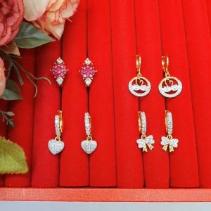 ต่างหูทองฝังพลอย คละแบบ ต่างหูห่วง เสริมบารมี ใส่ออกงานได้ ชุบทอง ต่างหูพลอย งานสวย ต่างหูทอง ทองปลอม