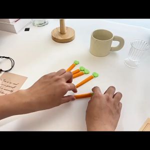 5ชิ้น/กล่อง คลิปหนีบถุงขนม ที่ปิดปากถุง ปิดถุงอาหาร แบบพกพา มีแก้วแม่เหล็ก ติดตู้เย็น ที่หนีบปากถุง รูปแครอท