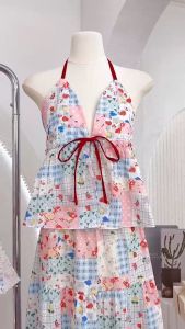 เสื้อคล้องคอลายดอกไม้น่ารักๆ ผ้าลายน่ารักมาก แต่งโบว์สีแดง งานป้าย Peekanong