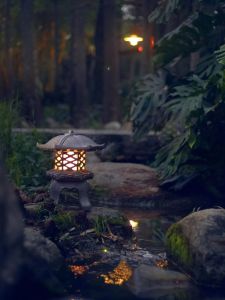 JUYU | Solar Chinese Pagoda Garden Lamp