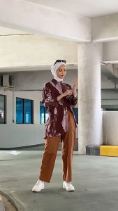 Ixora Bubu Oversized Shirt - Atasan Kemeja Wanita Oversize Lengan Panjang Motif Abstrak