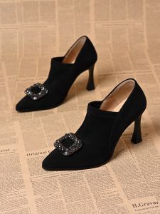 รองเท้าส้นสูงสุดหรูหราสำหรับผู้หญิง 2025 รองเท้าส้นเดี่ยวหัวแหลมแบบสวมสบาย ทรงลำลอง วัสดุหนังผสมยาง