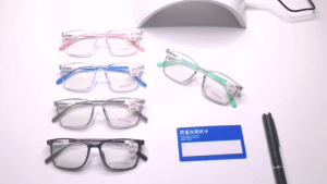 แว่นสายตาสั้น/สายตาปกติ เลนส์กรองแสงบลู+เลนส์เปลี่ยนสีAUTO แว่นกรอบพลาสติก ทรงเหลี่ยม รุ่น809(-)