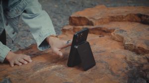 Mophie Snap+ Magnetic Charge Wireless Powerbank Powerstation Mini with Stand 5000mah 15W Max Fast Charge Qi 2 with USB C Input Output