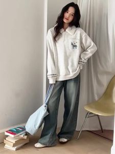 Áo Măng Tô Dày Không Mũi Kéo Cổ Trụ Thêu Màu Xám Form Rộng Tay Dài