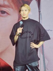 เสื้อยืดแขนสั้นผ้าฟองน้ำลายตัวอักษร FOG ANGFG ทรงหลวม สไตล์สตรีท ผ้าฝ้าย 100% สำหรับผู้หญิงวัย 18-35 ปี