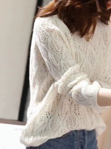 New Autumn Fashionable Loose Knitted Sweater with V-Neck and Hollow Carved Pattern