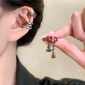 Gothic Punk Red Zircon Star Saturn Clip-On Earrings Unpierced Ear Jewelry for Women And Men Fashionable Korean Style Accessories