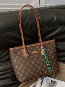 Big Bag for Women 2024 New Arrival Trendy Fashion Large Capacity Shoulder Bag Fancy Western Style Underarm Tote Handbag