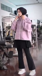 Jaket Sporty Wanita Zoe Jaket Trendy Crop Jaket Nyaman Dipakai