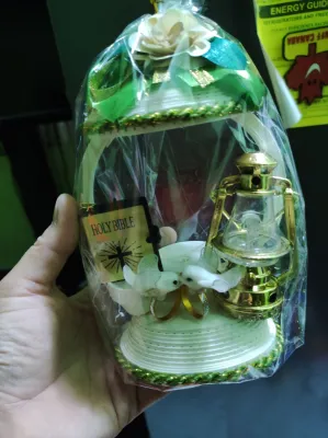 WEDDING SOUVENIR WITH MINNIE LAMP AND BIBLE