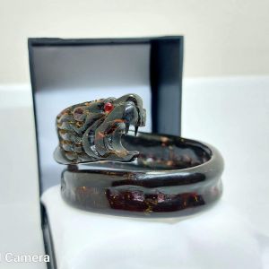 Gelang akar bahar merah ukir