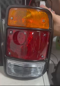 DEPO-215-1910L-R-2 NISSAN PICK-UP SUNNY TAIL LAMP ASSY