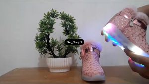 Sepatu Boots Bulu Pita Anak LED / Sepatu Boots LED Anak Lucu dan Cantik / Sepatu Menyala warna No. 26-30