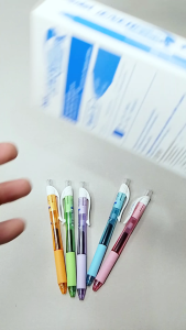 ปากกาเจล รุ่น BLN105 ENERGEL X ขนาด 0.5 มม. ด้ามใส หมึกน้ำเงิน Pentel / ด้าม