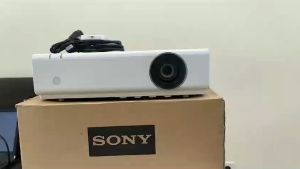 Proyektor Sony VPL EX230