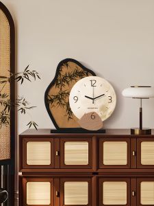 Creative Vintage Style Desktop Clocks Living Room Wall Clocks Wooden Material Home Decorations Small Ornaments for Spaces