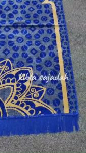 Sajadah Beludru Dewasa Tertebal & Elegan: Tips Memilih & Menggunakan