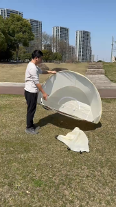 เต็นท์ชายหาดพับได้เปิดเร็ว กันแดด เหมาะสำหรับชายหาดหรือปิกนิก เต็นท์ตั้งแคมป์กลางแจ้ง เต็นท์พกพา พับอัตโนมัติ ระบายอากาศได้ดี