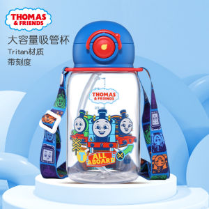 Thomas Kids ความจุขนาดใหญ่ถ้วยฟาง Tritan ถ้วยน้ําพร้อมสเกล ฤดูร้อน เด็กอนุบาล การ์ตูน ดีไซน์ ถ้วยดูดแบบไม่มีด้ามจับ