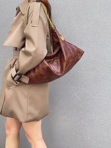 หนังมังสวิรัติ Hobo กระเป๋าสะพายสบายๆน้ำหนักเบา การออกแบบที่หรูหรากระเป๋าถือสตรีสไตล์ PU หรือราคาเป็นสิ่งที่สุด!