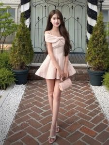 Unique French Elegance Pretty Pink Dress