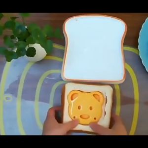CPY Sandwich Cutter Mini Cartoon Rabbit Bear Car Bread Sandwich Cutter Sealer For Kids Bento Baking Mold
