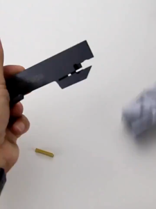 ด้ามมีดกลึง CNC รุ่น MGEHR2020 สำหรับงานตัดร่องภายนอก ใช้กับเม็ดมีดคาร์ไบด์ เหมาะสำหรับเครื่องกลึงโลหะ แข็งแรง ทนทาน