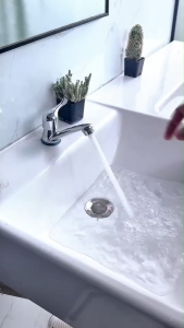 ก็อกอ่างล้างหน้า เซรามิกวาล์ว ชุบโครเมี่ยมสีเงา วัสดุสุดพรีเมี่ยม ประหยัดน้ำ