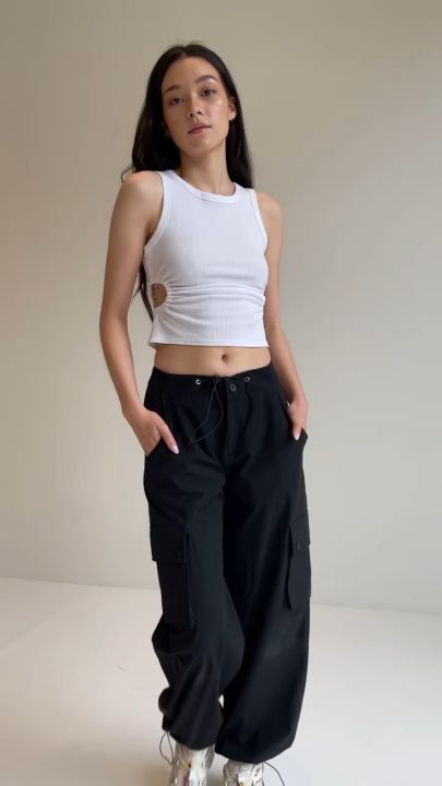WEEKEND WARDROBE - OO TOP เสื้อยืด เว้าข้าง | Lazada.co.th