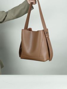 Large Capacity Genuine Leather Womens Bag 2024 High-End Crossbody Bag Fashion Commuter Shoulder Tote Bag