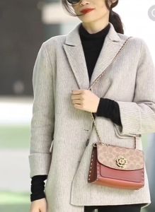 COACH camellia series small square bag 30592 shoulder bag womens messenger bag Messenger bag