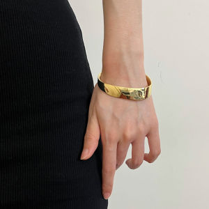 Minimalist Wide Version Metal Bracelet Geometric Mirror Twist Irregular Opening Luxury Minimalist Feel Stackable Hand Ring