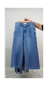 Women Extra Wide Leg Jeans Light Blue Inseam 28"