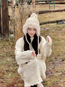 หมวกไหมพรมถักหนามุกน่ารักอบอุ่นสำหรับผู้หญิงในฤดูหนาว หมวกไหมพรมถักหนามุก หมวกคลุมหู หมวกถักแบบไม่มีขอบ