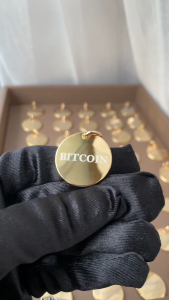 จี้สลักชื่อ สัตว์เลี้ยง สุนัข หมา แมว จี้โลหะ สีทอง เรียบหรู