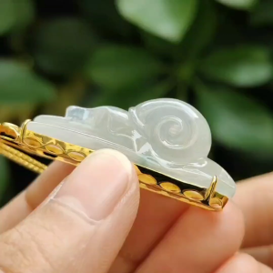 Rare New Arrival Sg Local - Crafted as Snail on High Quality Translucent Natural Type A Jadeite Jade set on 18k gold as pendant certificate weighs 11.89 grams measurement 52 * 12.1 * 16.6 mm (18kp71)