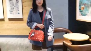 Tas Selempang Wanita Terbaru 2023: Tas HP & Tas Selempang Viral