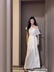 Korean Style Casual Summer Set Womens White Asymmetrical Shoulder Short Sleeve Top Beautifully Tied Shawl High Waist Halflength Skirt